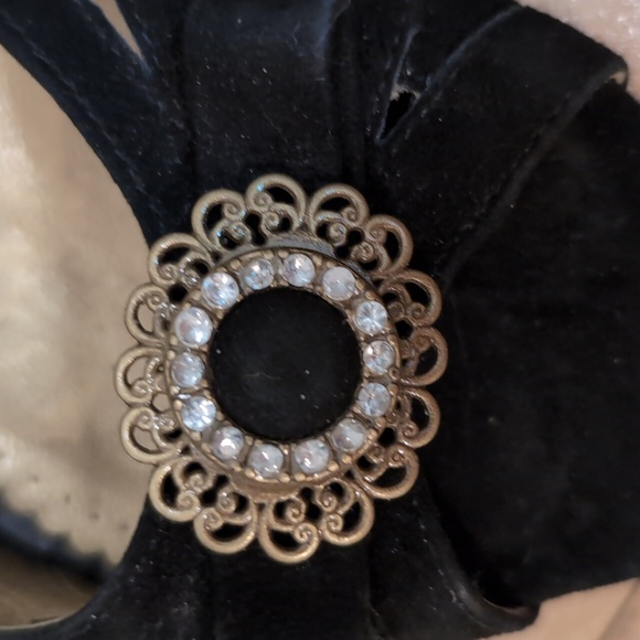 Bcbg size 6.5 B black suede heels with detail front open toe - Picture 10 of 10